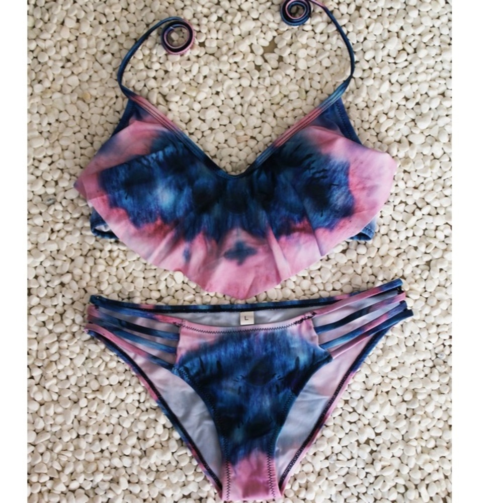 Bikini - Picture 2 of 2
